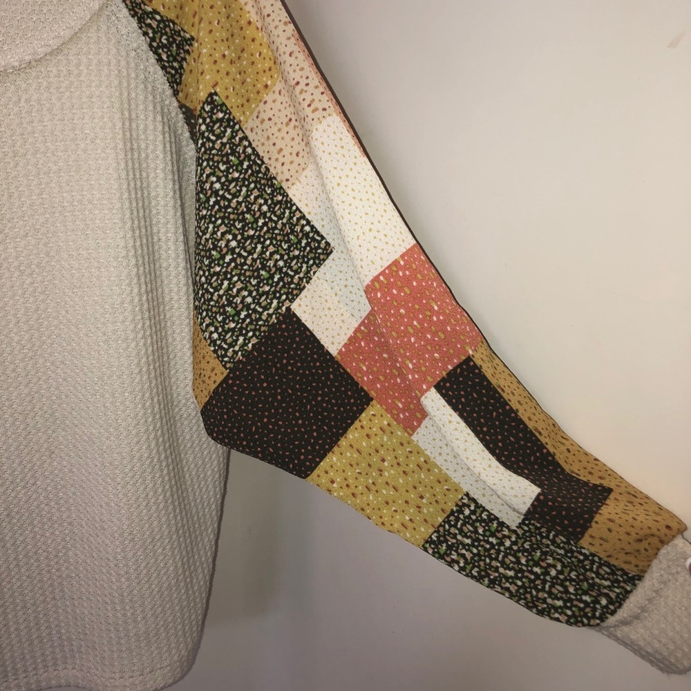 Off-Shoulder Patchwork Balloon Sleeve - image 5